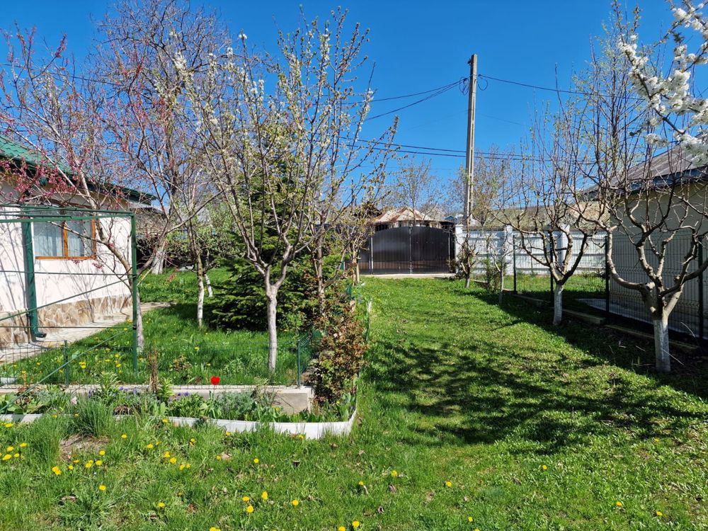 Casa renovata 2021 - 110mp si 900mp curte, canalizare, sosea asfaltata