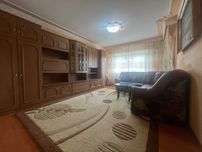 Vand apartament 2 camere, decomandat - zona Nicolina