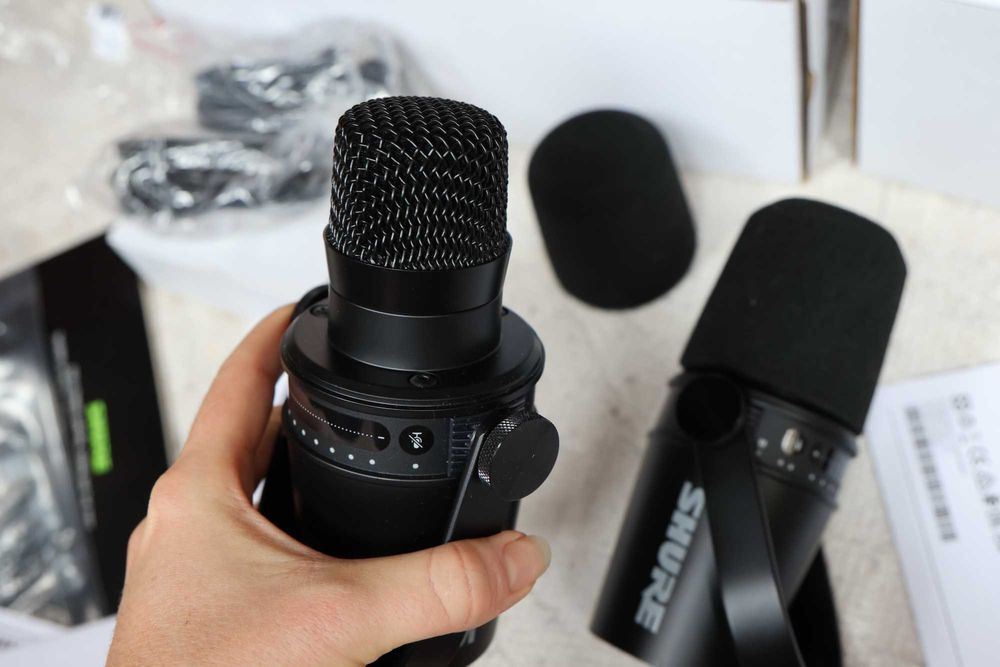Shure MV7 USB микрофон – 2 бр.