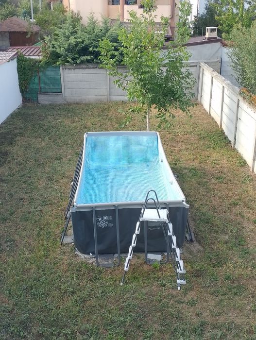 Vând Piscină  la jumătate de preț...550×275 cu toate accesoriile