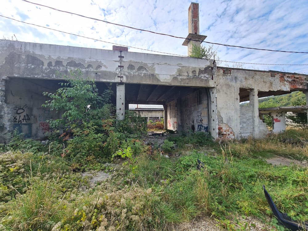 Vand Hala / Structura din beton /Spatiu depozitare