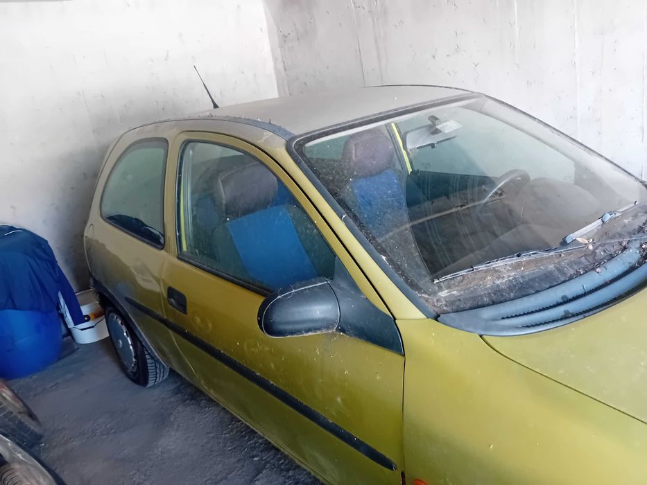 Продавам Опел корса 1 и 5L 67 коня  за части