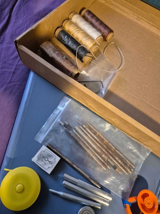 Set de unelte prelucrare piele (set scule pentru artizanat din piele}
