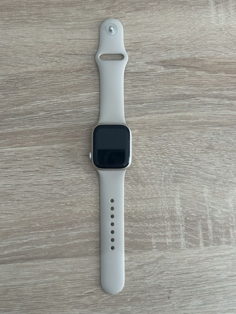 Appl Watch 8 cu GPS Starlight Sport Band