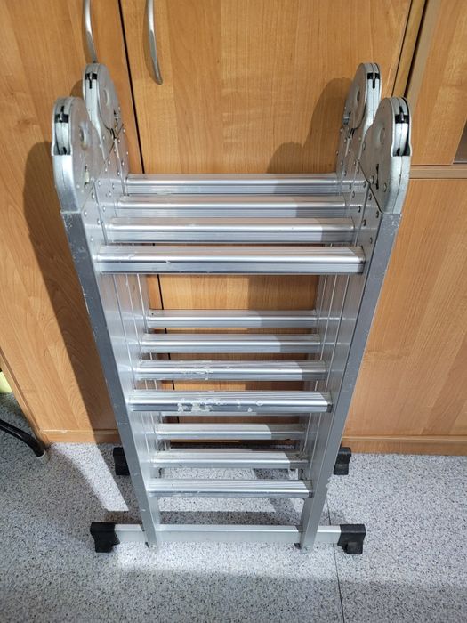 Лестница -стремянка раскладная