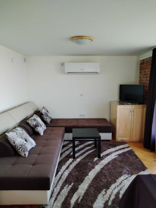 Студио Панорама със сезонен басейн