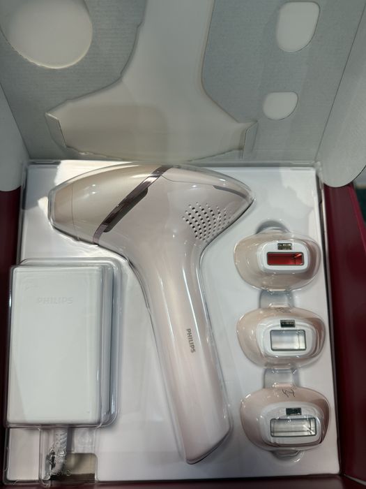 Фотоепилатор Philips Lumea 9000 BRI957/00