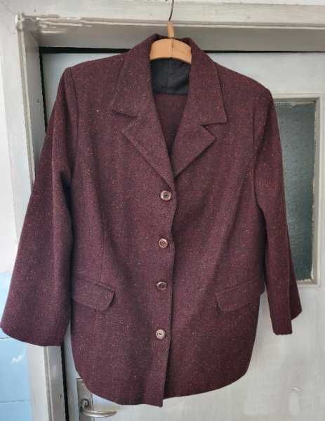 Дамски костюми запазени, качествени,  кафяв сив вълнен