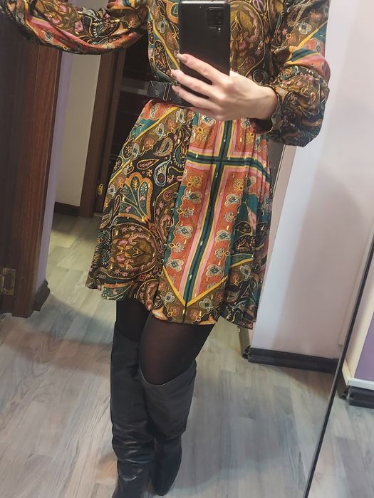 Rochie Zara, marime xs, cu nasturi si cordon in talie