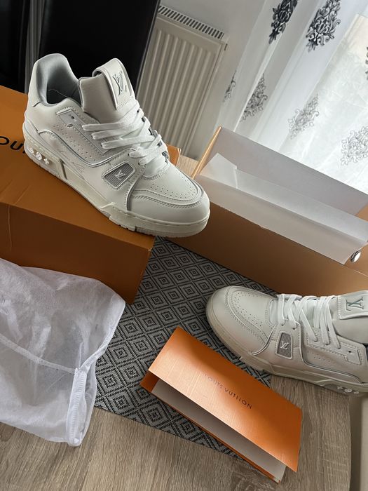 Adidasi Louis Vuitton