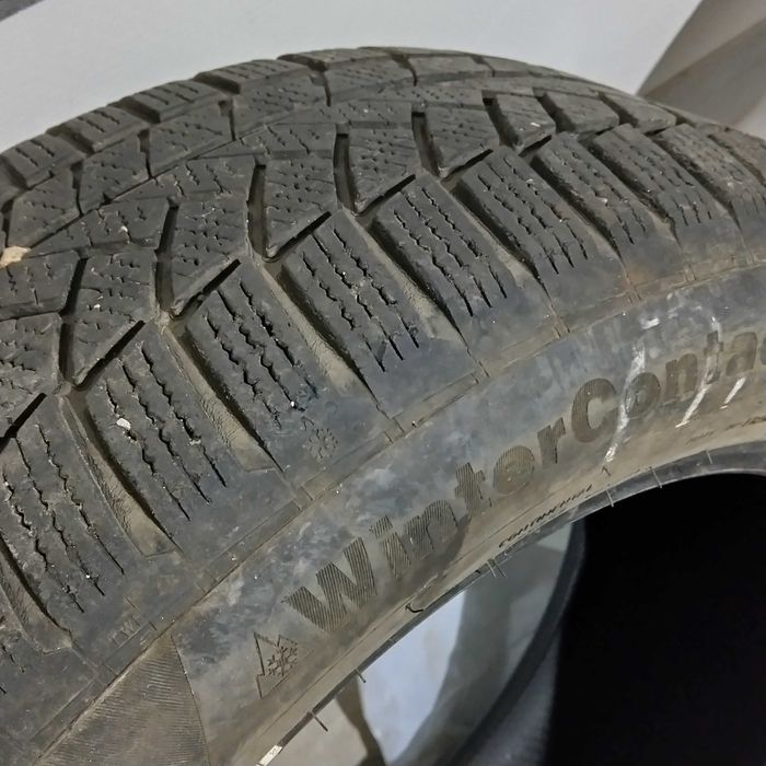 Зимни гуми continental  215 55 17