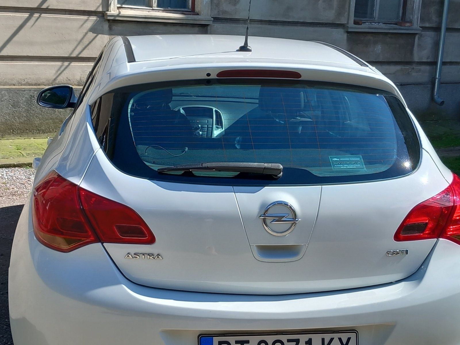 Opel Astra 1.7 дизел; декември 2011
