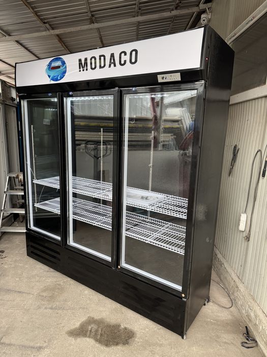 Vitrina frigorifica cu 3 usi noua