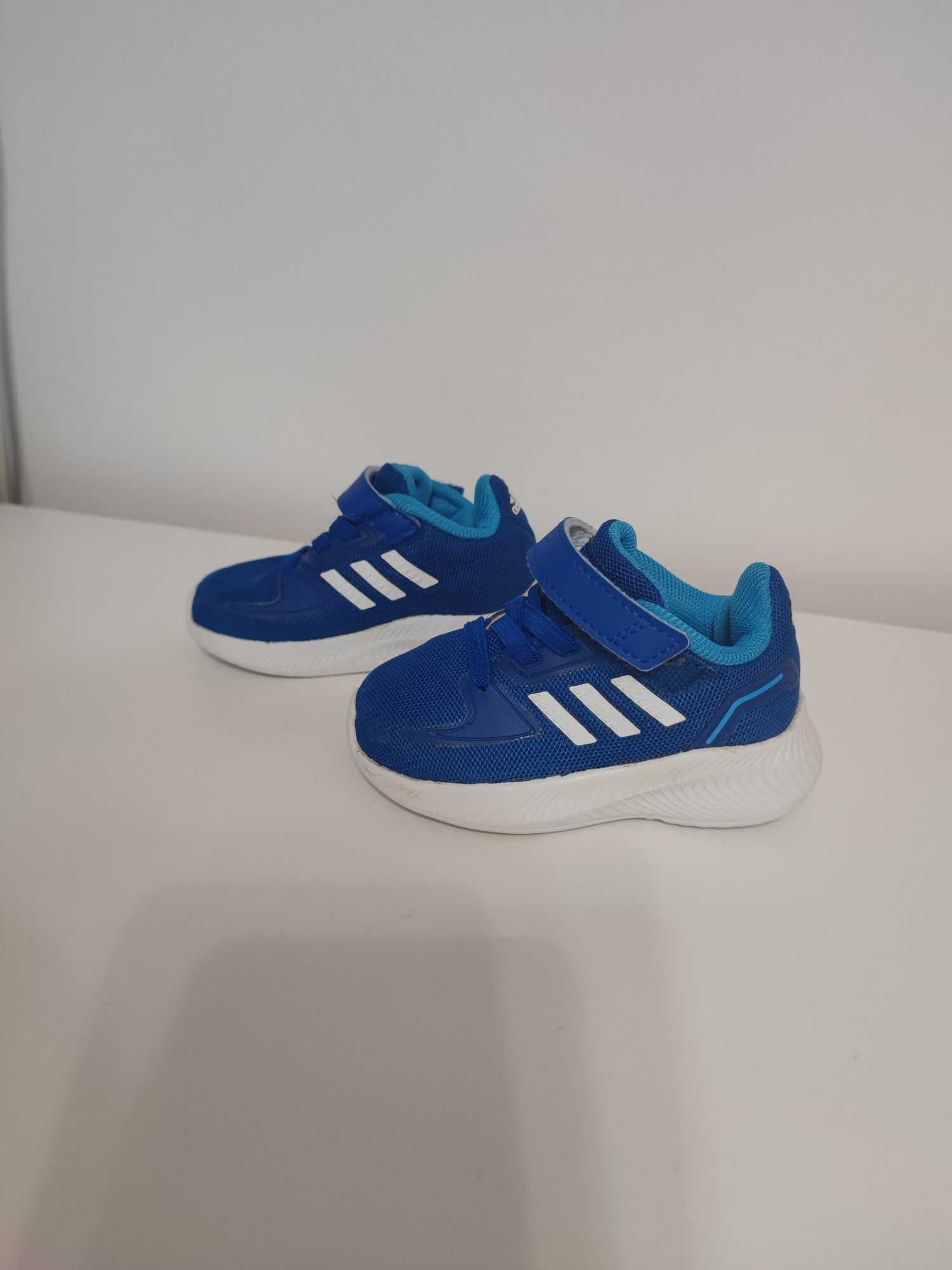 Маратонки Adidas 19 номер