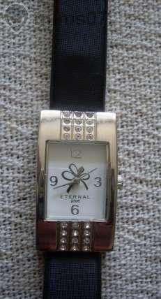 Намален! Стилен часовник с камъчета Сваровски