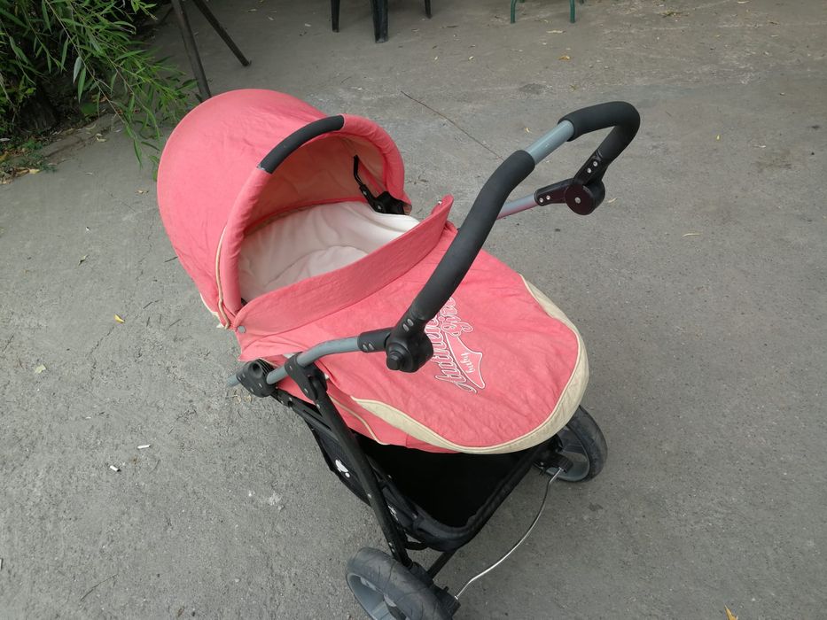 Vând cărucior Bertoni 3 in 1