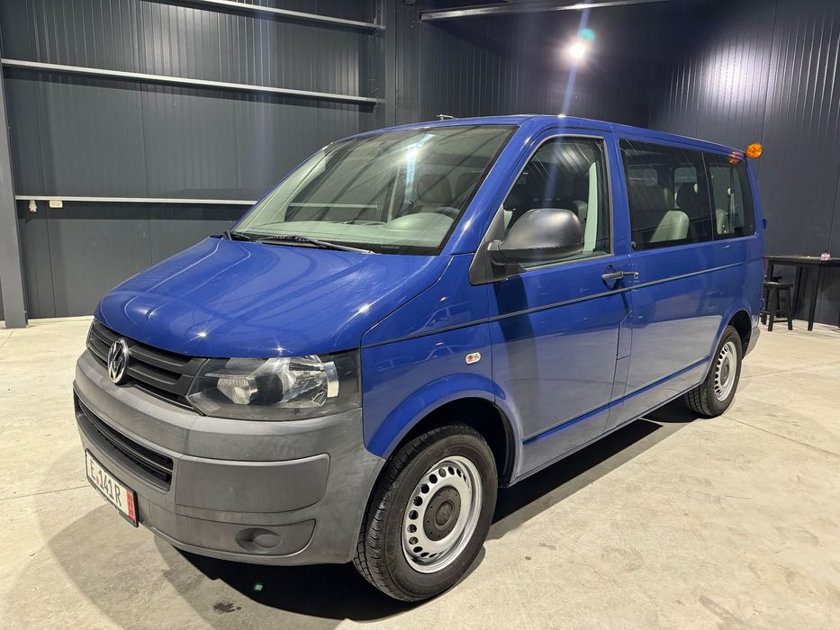 Volkswagen Transporter VW T5 9 Locuri M1 cu utilizare multipla Clima