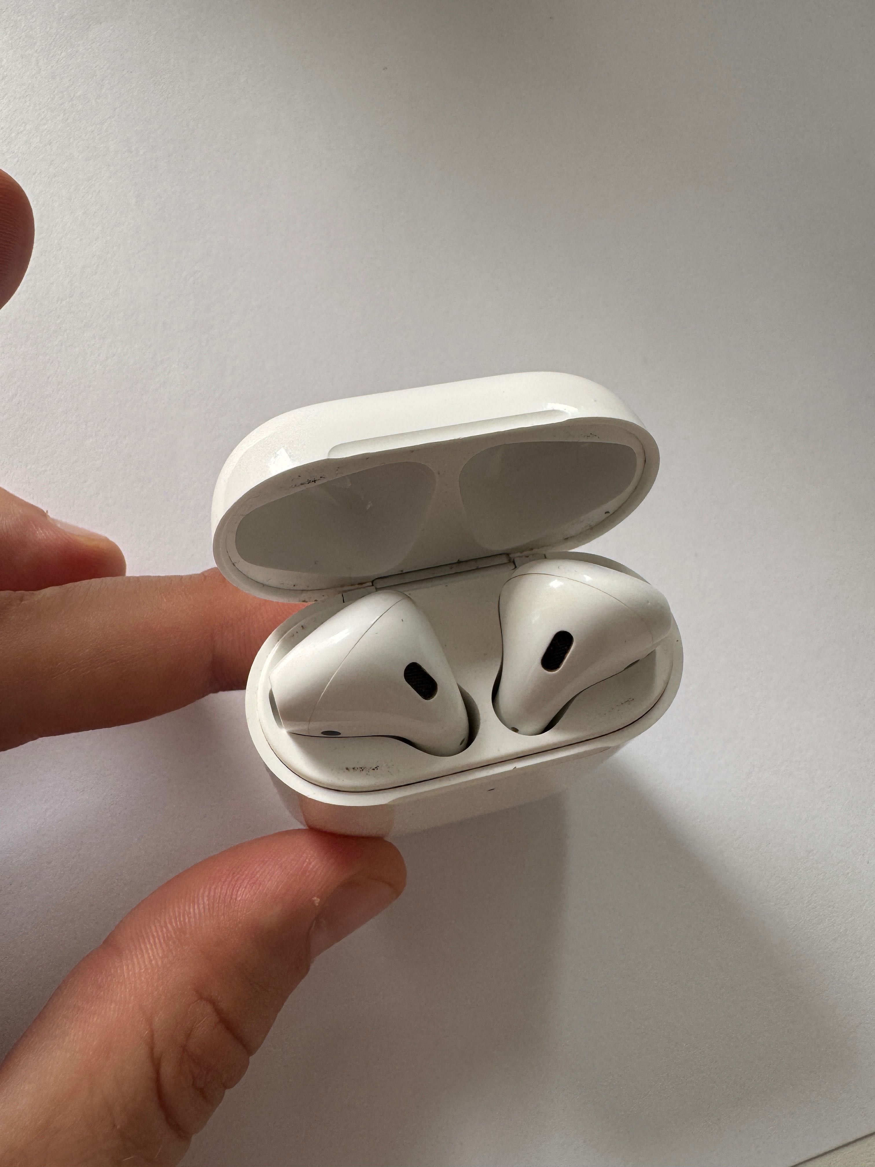 Apple AirPods 2 with wireless charging case оригинал с чехлами
