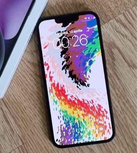 iPhone 14 la cutie