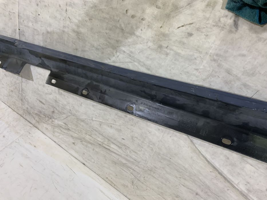 Prag dreapta Mercedes C-Class W204, 2007, 2008, 2009, 2010, 2011, 2012, 2013, cod origine OE A2046900440.