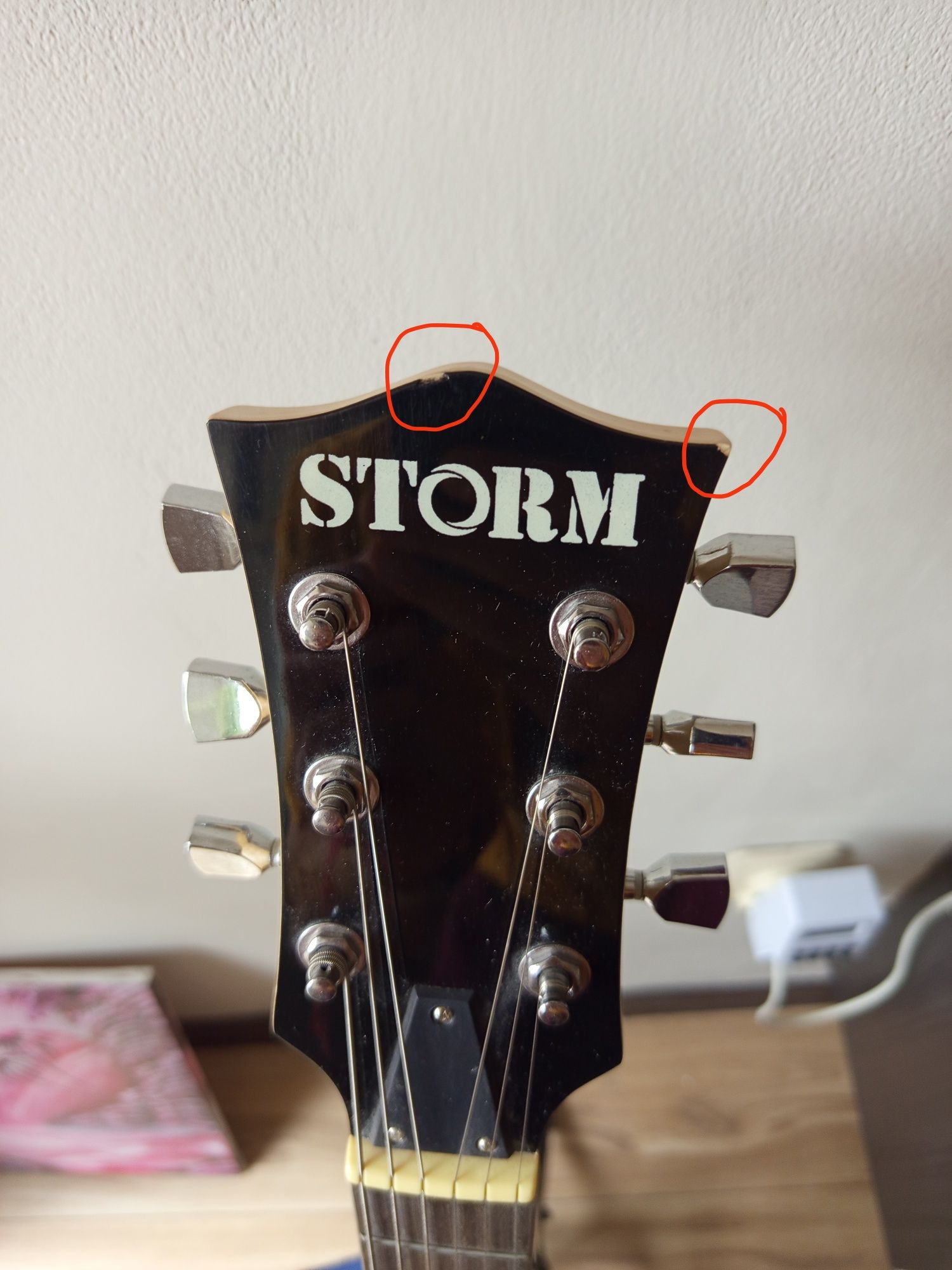 STORM Les Paul електрическа китара