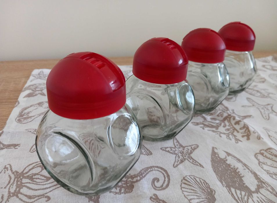 Нов комплект за подправки