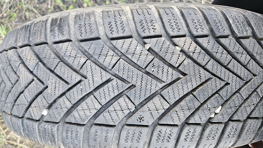 2бр гуми 195 65 15 дот 21 вредещайн