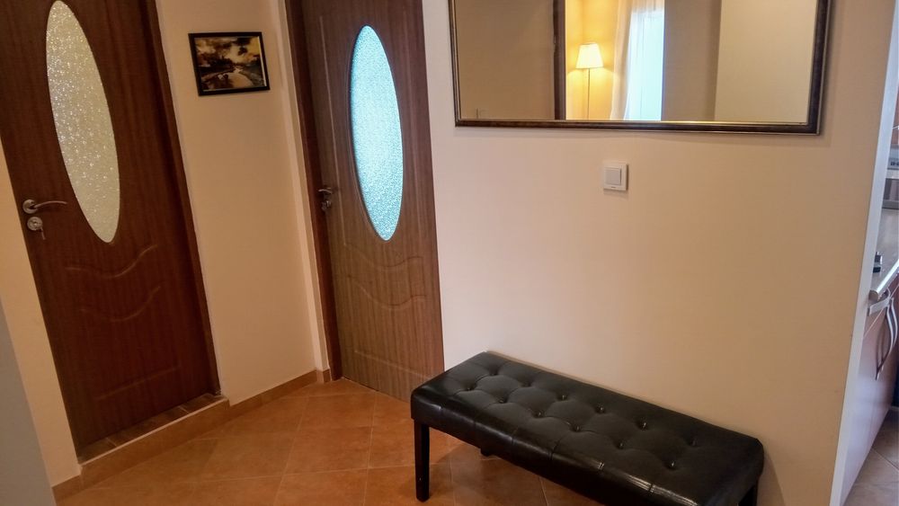 Snagov Apartament ultracentral etaj 1 din P+1 curte, lac, debarcader