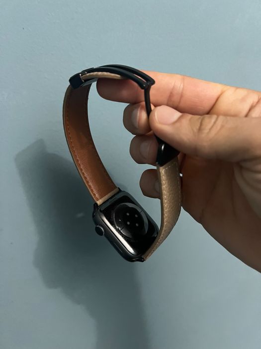 Soat sotiladi. Swatch yangi & apple watch 6 seria