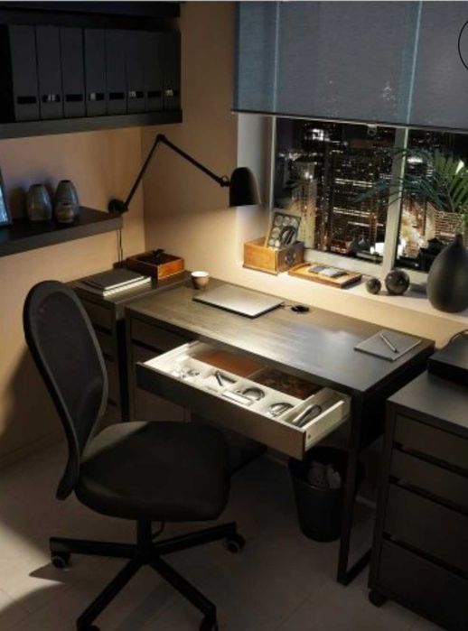 Бюро IKEA черно за дома или ученика