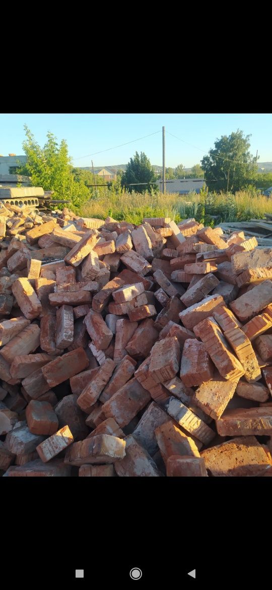 Продам кирпич красный б/у советского качества