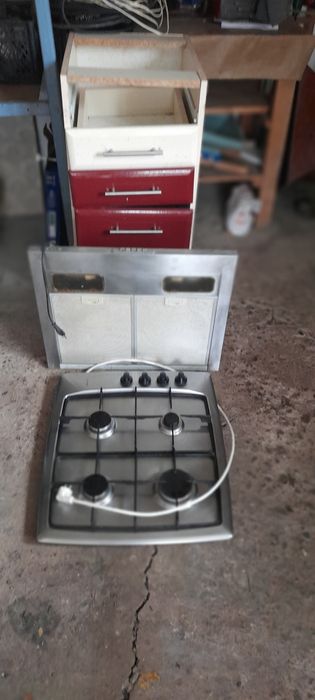 Hota electrica și plita aragaz