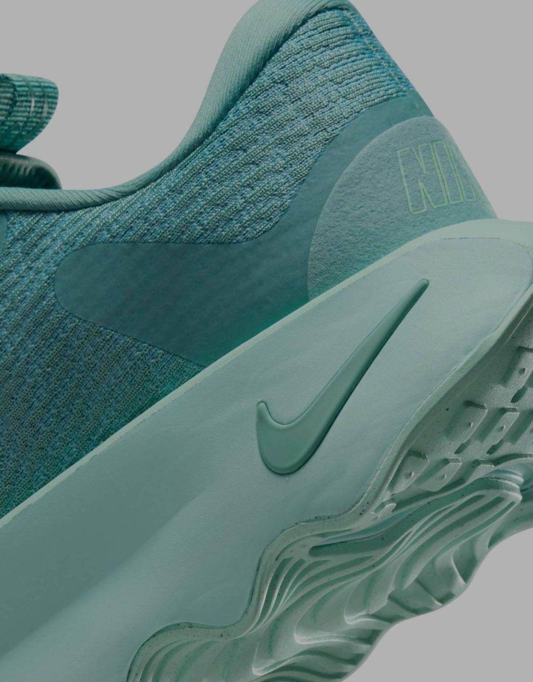 Nike обувки WMNS MOTIVA