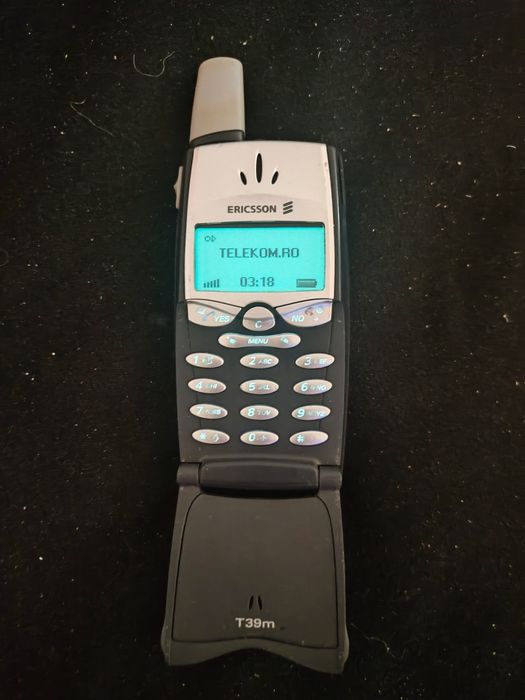 Ericsson T39s + incarcator original ( decodat, baterie refurbished)