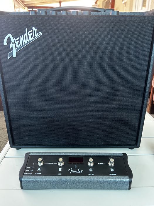 Schimb/Vand amplificator Fender