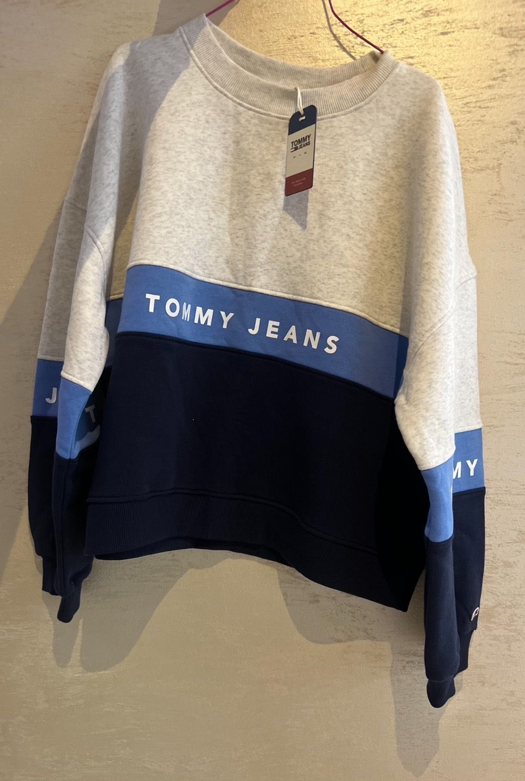 Блузи Мoschino,Tommy Jeans,Zara,