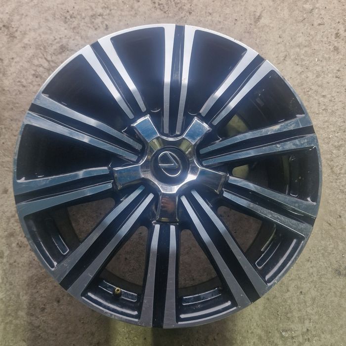 Титановый диски и значок от тайота