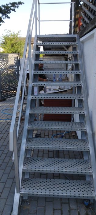 Scară zincate la comanda în toată tara