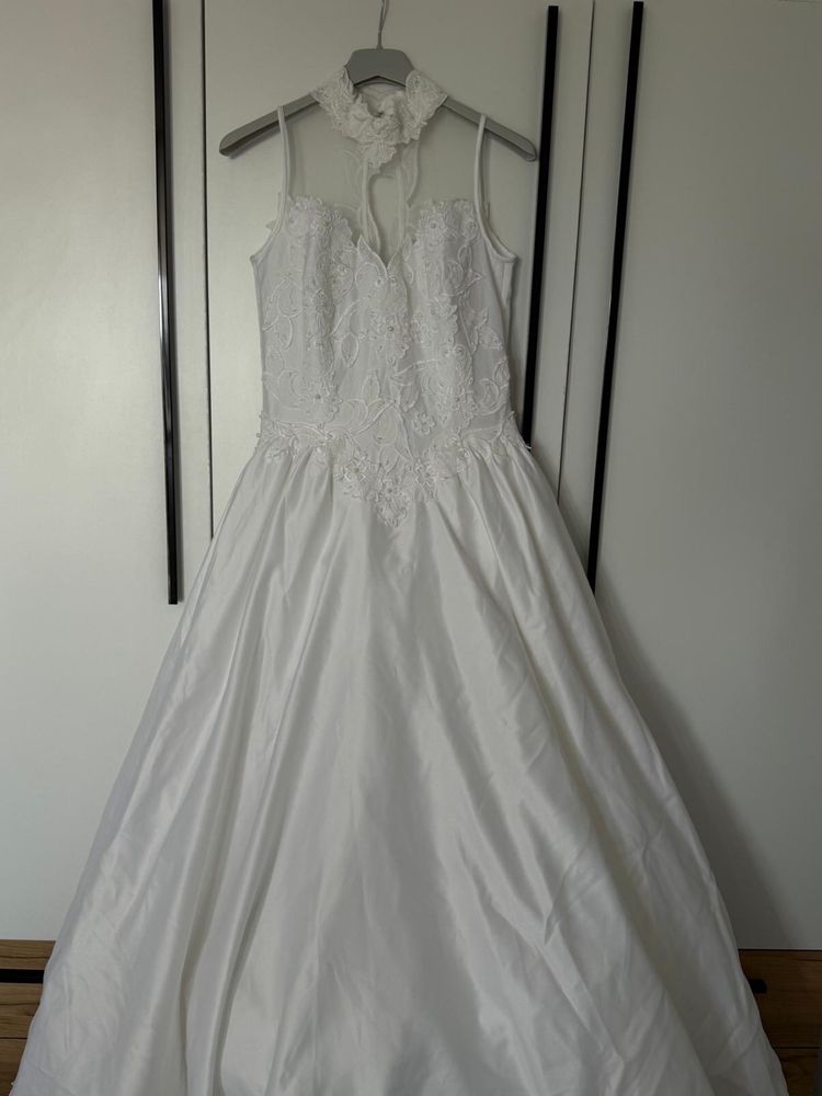 Vand rochie de mireasa