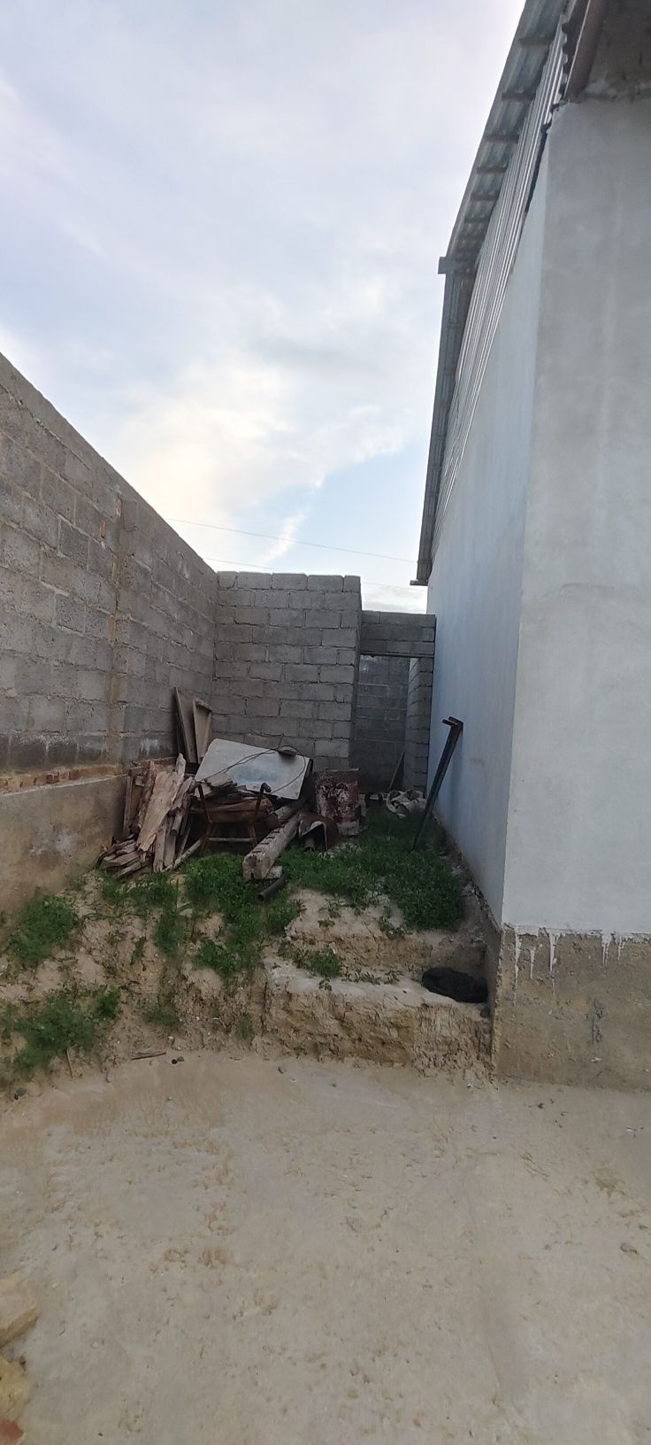 Ховли сотилади 35000$ 12сотих 5 хона Эргаш ота атрофи.Хужжатлар жойида
