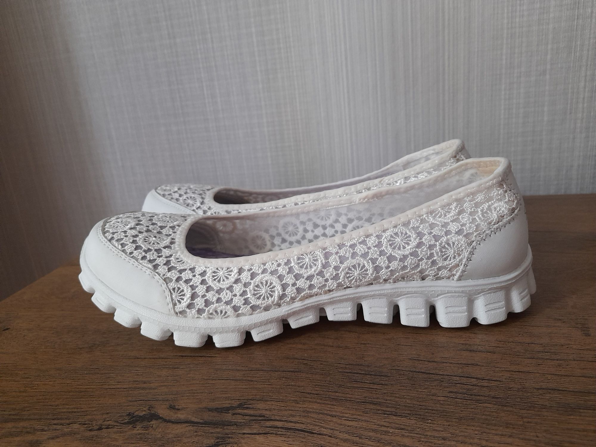 Skechers дамски летни обувки 39 номер.