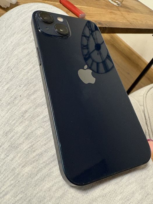 Продавам Iphone 13