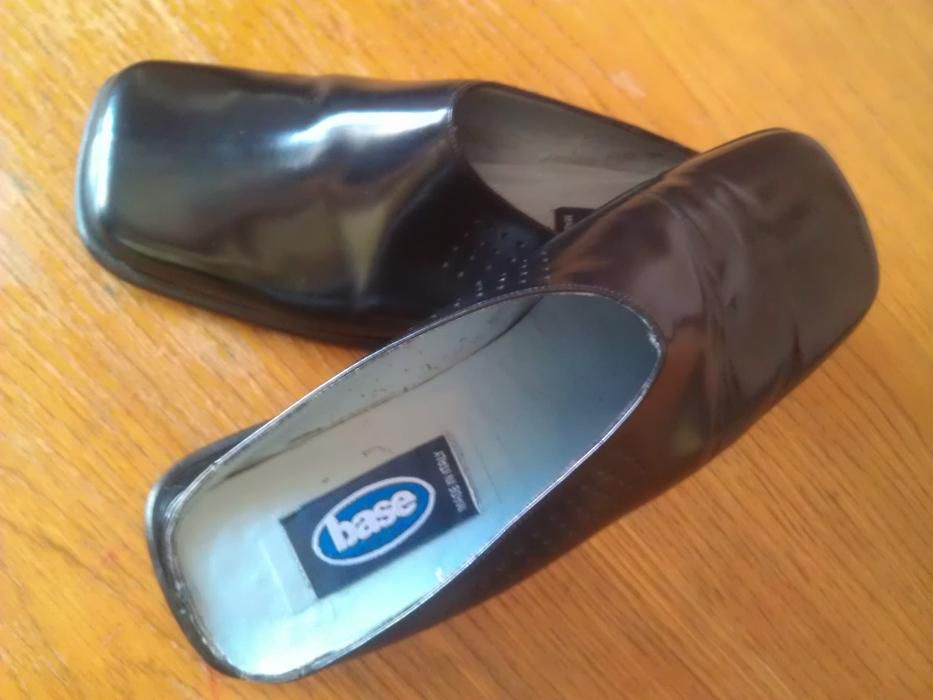 Pantofi , papuci din lac