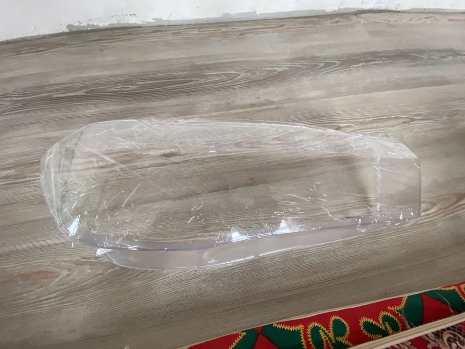 Стекло фар от бмв х5 ф15 правая сторона новый