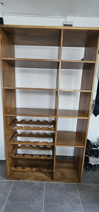 Mobilier sculptat din lemn masiv de nuc