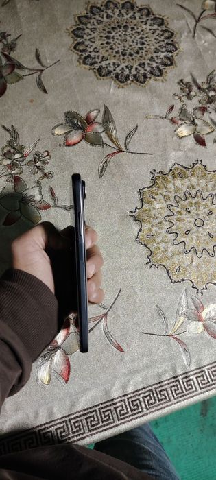 Redmi Note 11S 
Xotira 128gb
Hamma narsa ishlaydi
Narx 1 150 ming
60 f