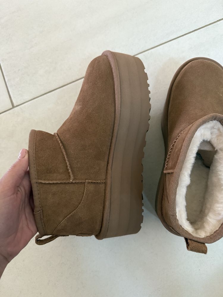 Womens UGG  mărimea 39 noi nouti