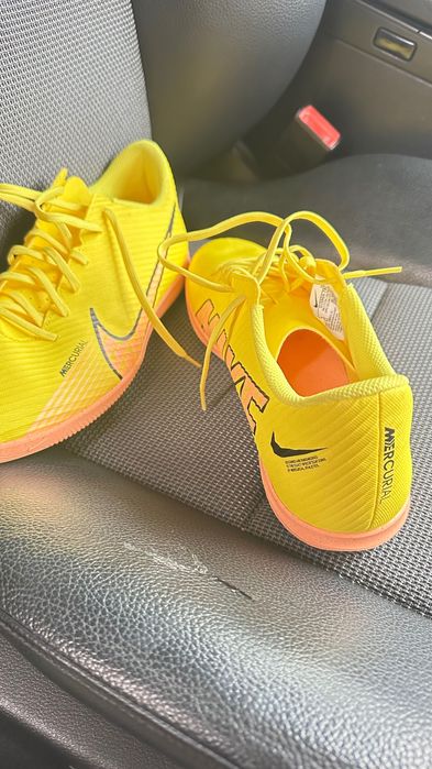 Обувки за зала NIKE Mercurial