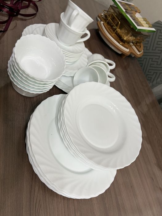 Продам столовый сервиз