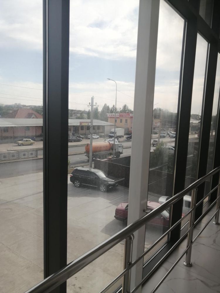 Сдаеться в аренду 2 этаж 200 квм